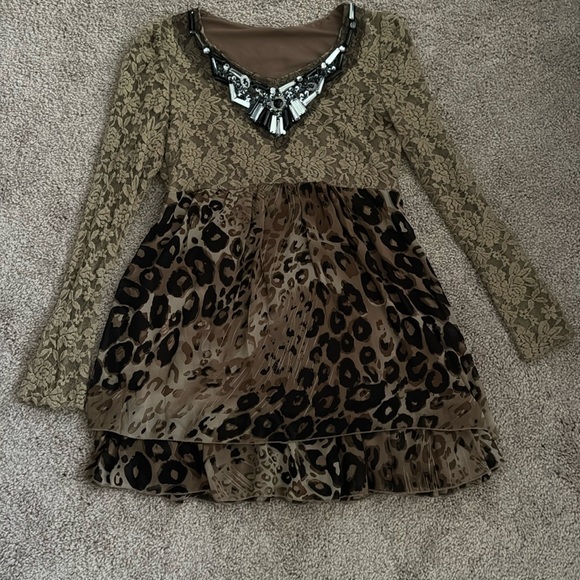 Dresses & Skirts - Dress